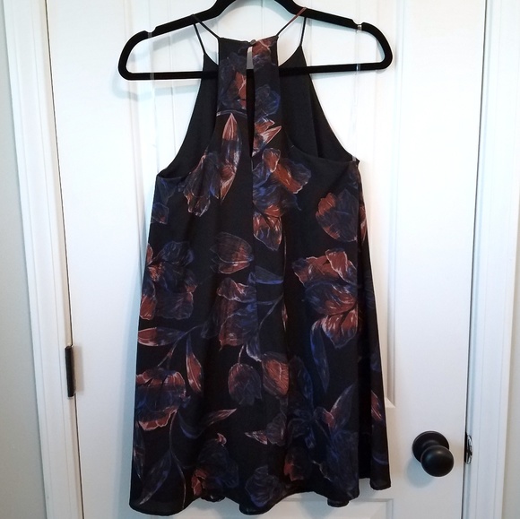 Everly Halter dress - Picture 2 of 4